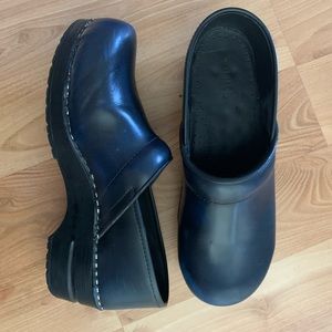 Sanita Women’s Clogs - midnight blue (9.5)